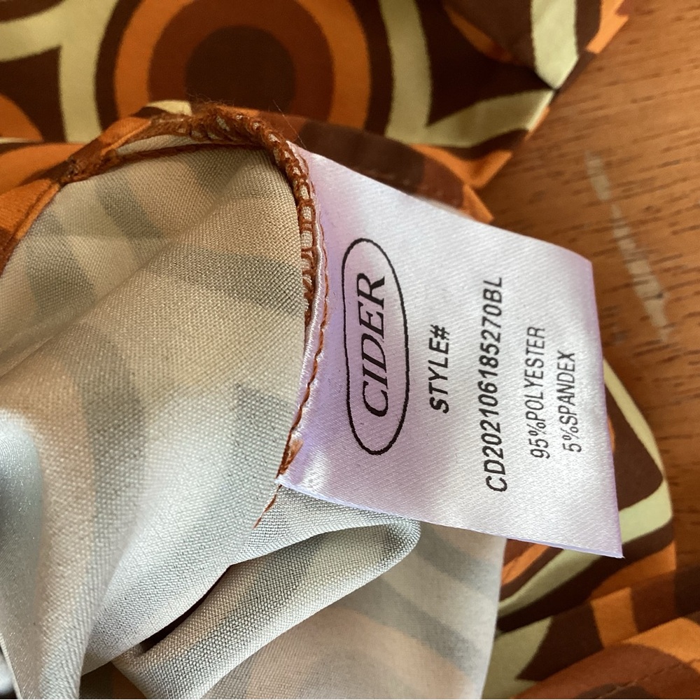 Cider LET'S GROOVE RETRO PATTERNED BUTTON UP BLOU… - image 13